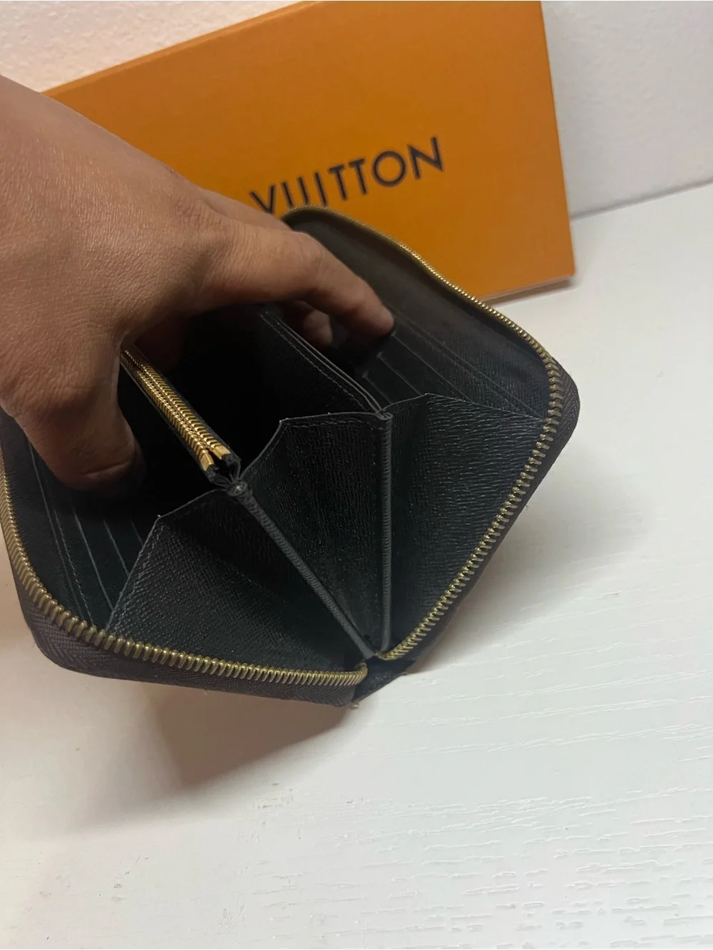 Louis Vuitton Zippy Wallet Reverse Monogram - Picture 8 of 13
